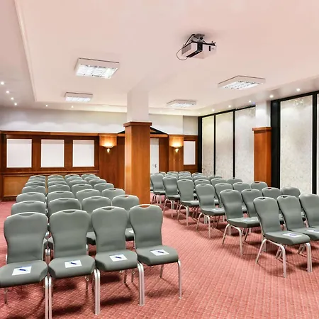 Hotel Nh 4*